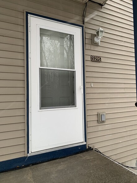 Building Photo - 5293 Manchester Dr