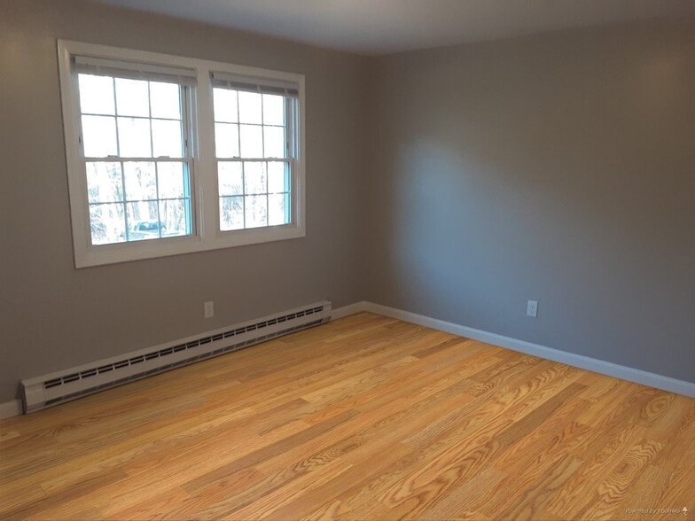 Building Photo - 9 Bayberry Ln