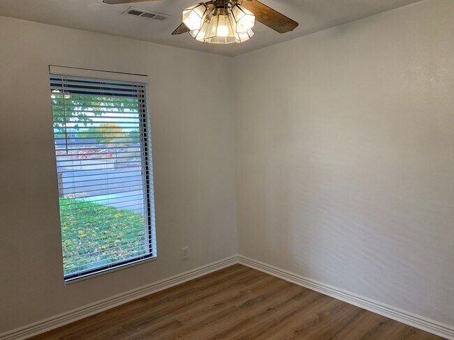 Building Photo - 1026 N 1100 W