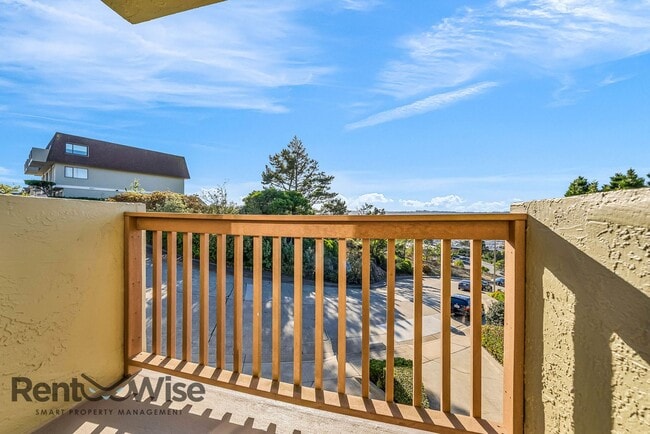 Building Photo - 963 Ridgeview Ct