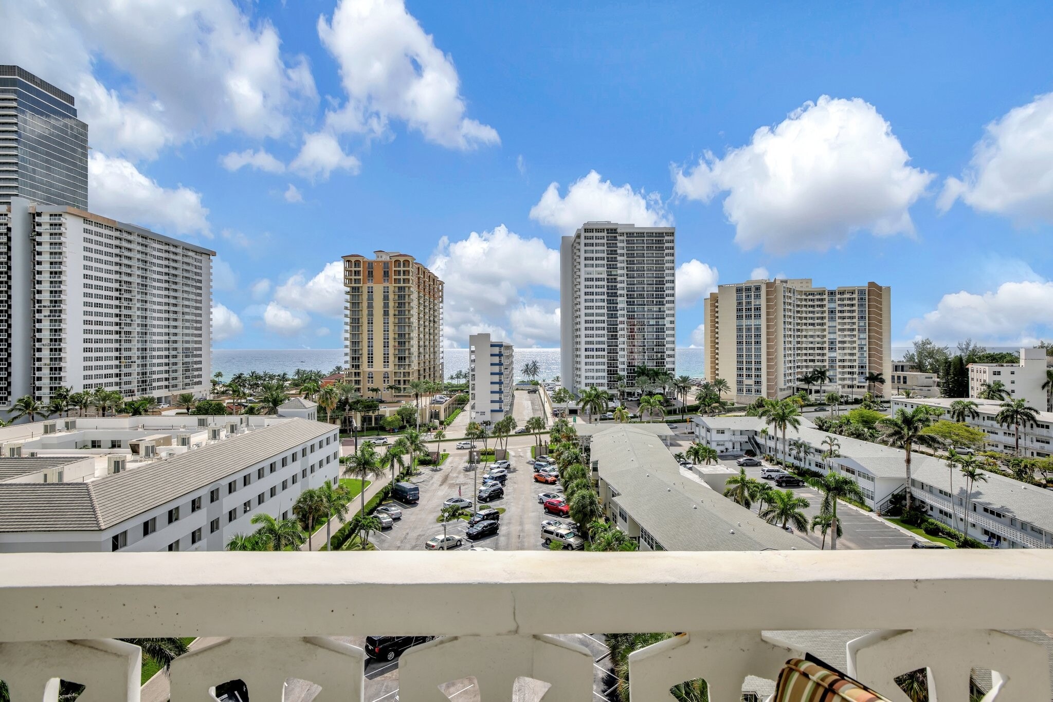 Building Photo - 3113 S Ocean Dr