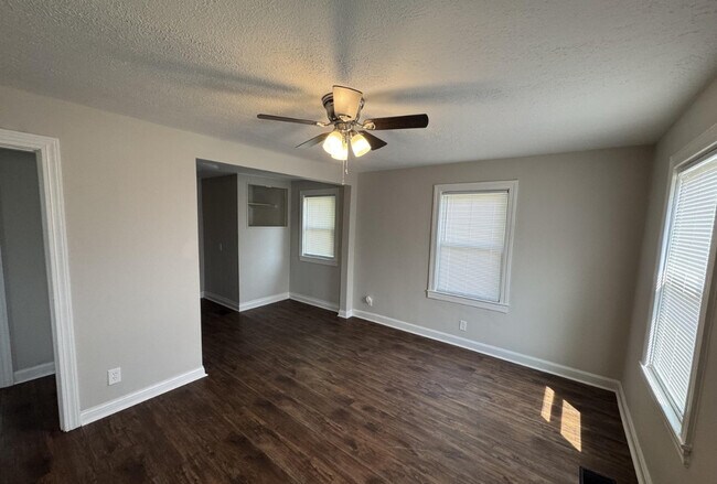 Building Photo - 1408 Wurtele Ave