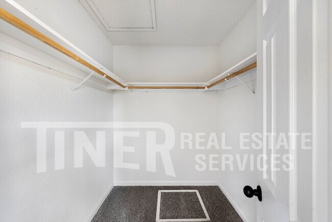 Building Photo - 2800 Sarina Ct