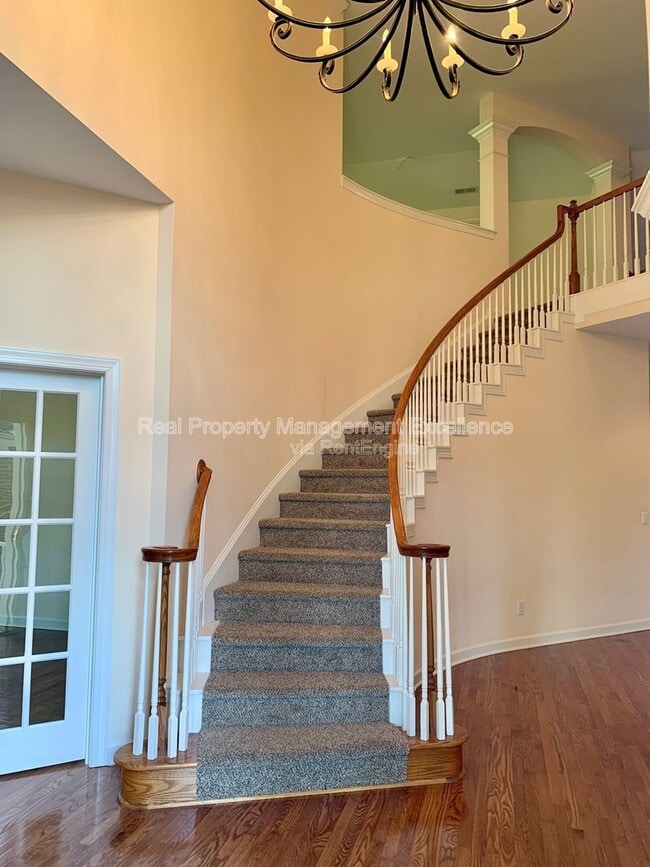 Building Photo - 411 Hogan Woods Cir