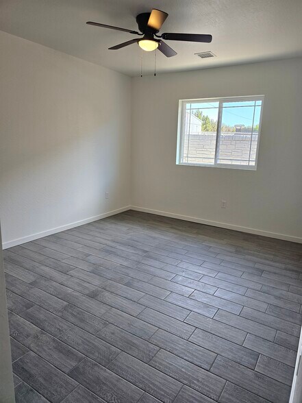 Bedroom 2 - 57 S Hillcrest Dr