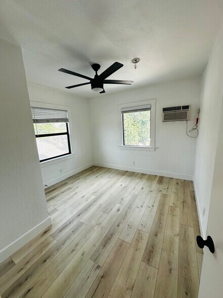 Building Photo - 823 W Orange St