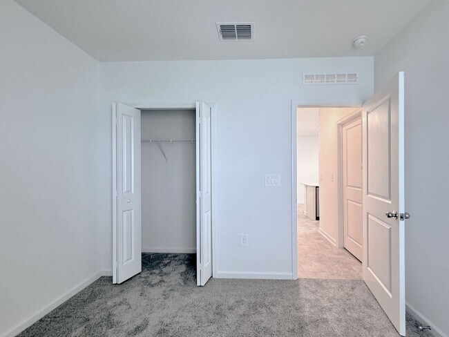 Building Photo - 2024 3-Bedroom, 2-Bathroom Home in Eagle Lake