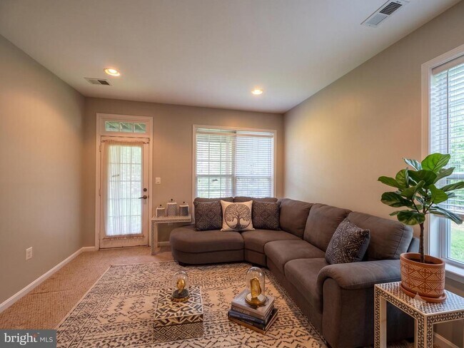 Building Photo - 5609 Faircloth Ct
