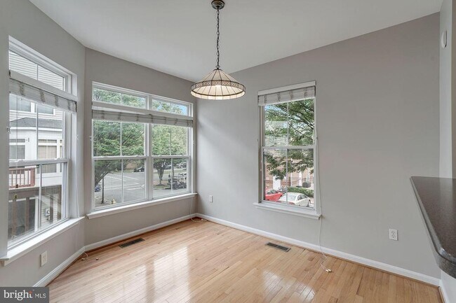 Building Photo - 211 Medlock Ln