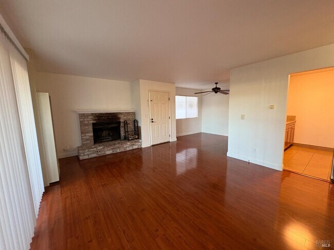 Building Photo - 297 Enterprise Dr