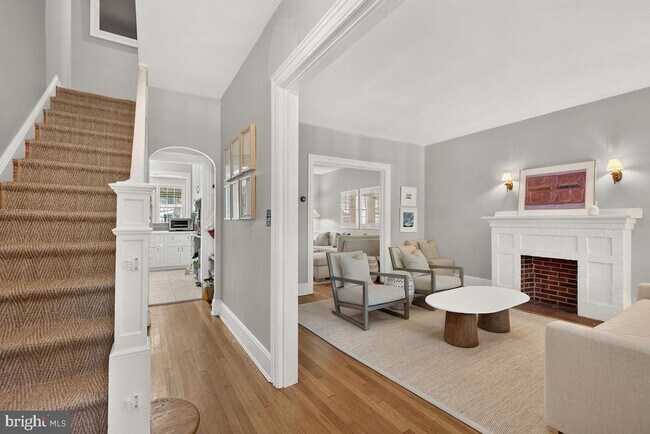 Building Photo - 3822 Beecher St NW