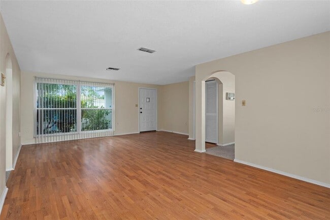 Building Photo - 7403 Populus Dr