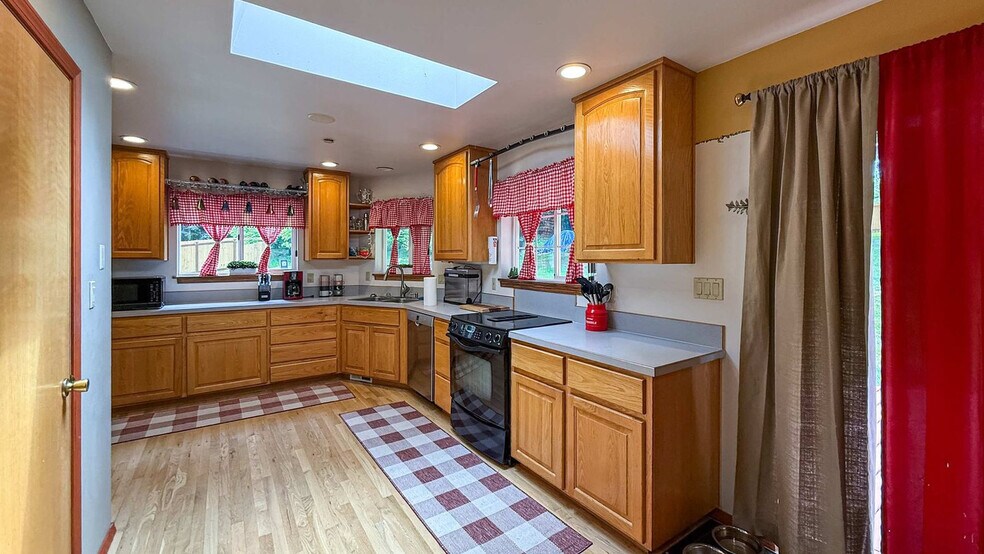 Building Photo - 73 Ross Ln