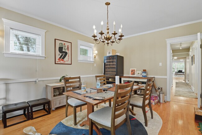 Building Photo - 935 Judson Ave
