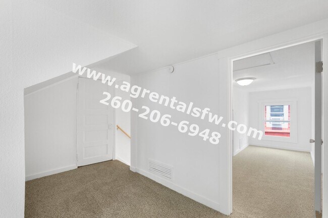 Building Photo - 3 Bedroom House