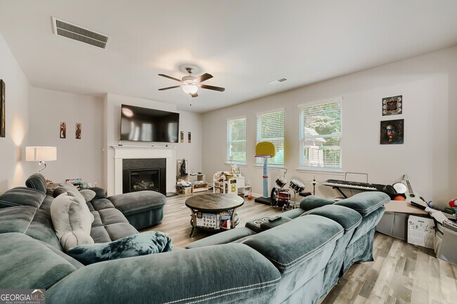 Building Photo - 378 Paden Way