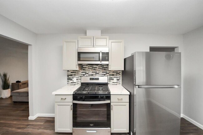 Building Photo - 3111 Tanglebriar Dr