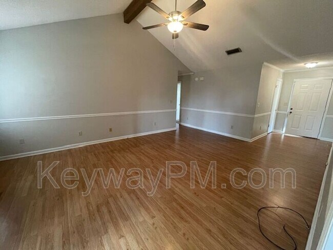 Building Photo - 622 Ridgefield Dr