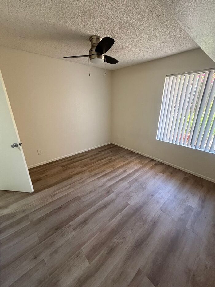 Building Photo - 1201 S McClintock Dr