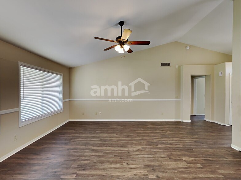 Building Photo - 4038 E Encinas Ave