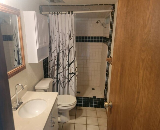 Private bathroom - 16693 Sprague Loop