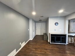 Building Photo - 1830 Main St