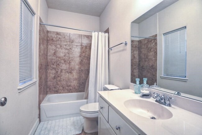 Building Photo - 1315 Birdsall St