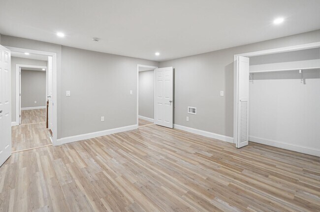 Building Photo - 98 Southville Rd