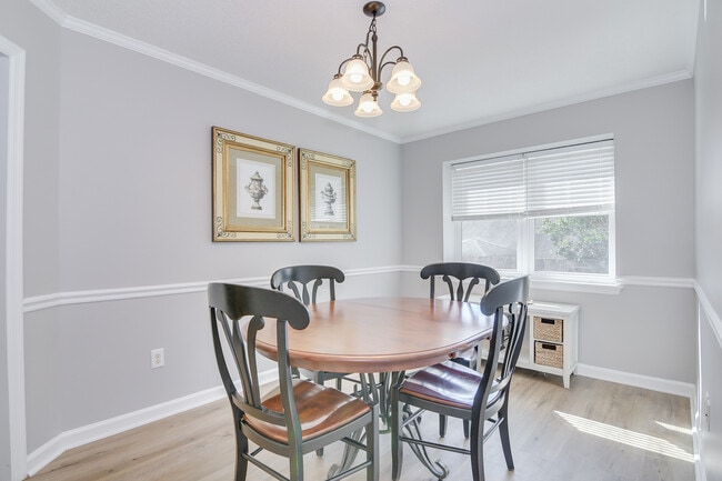 Building Photo - 662 Tara Ln