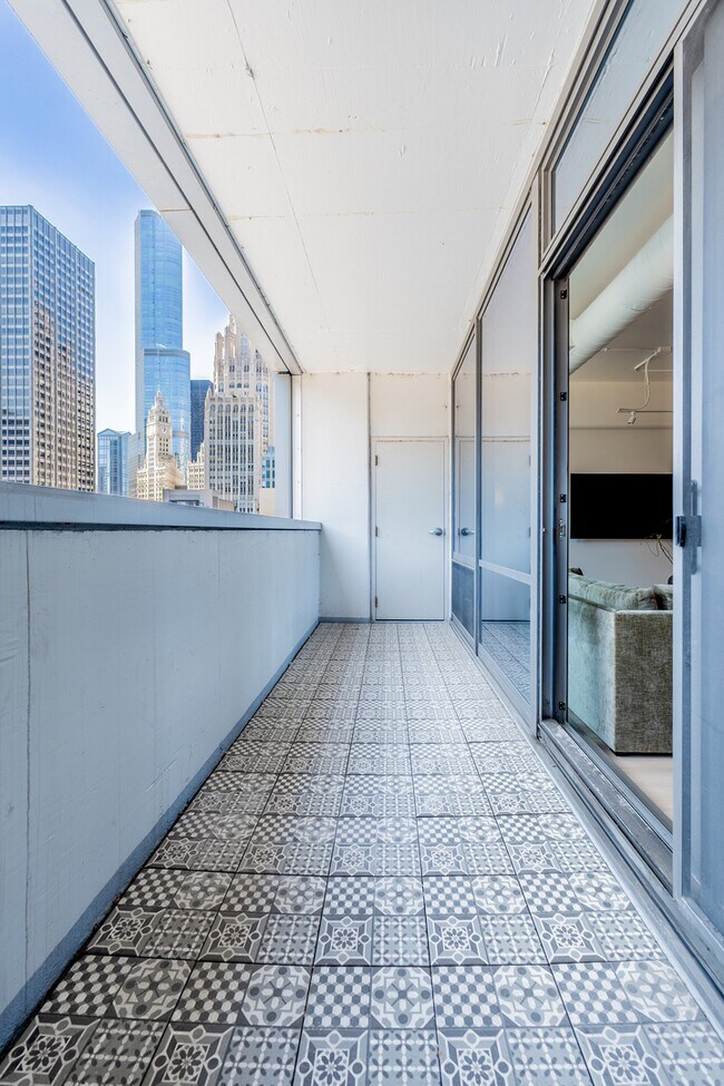 Building Photo - 240 E Illinois St