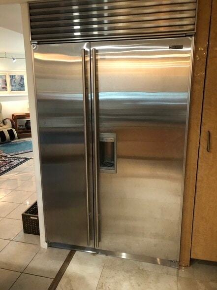 Building Photo - 66 Queen St