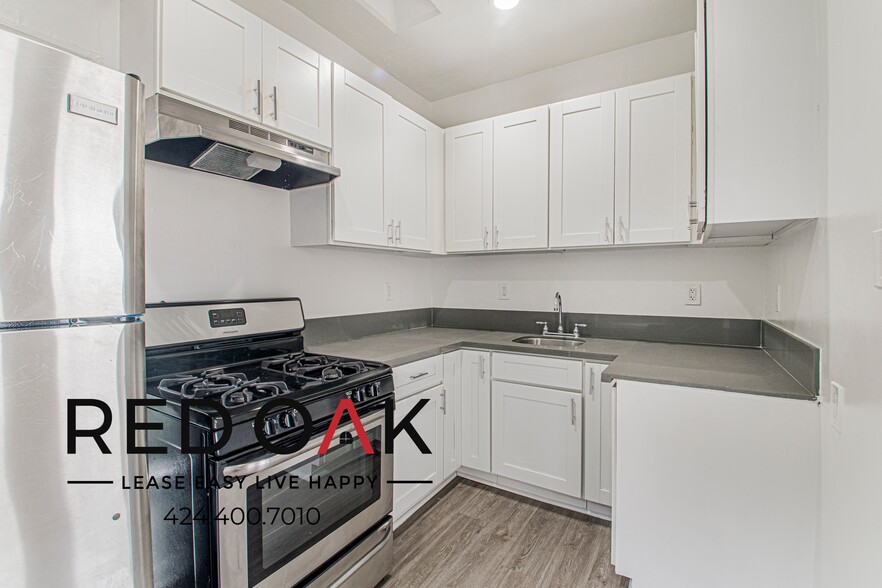 Building Photo - 4811 Melrose Ave