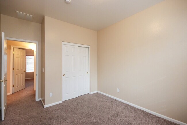 Building Photo - 2075 S Illinois Pl