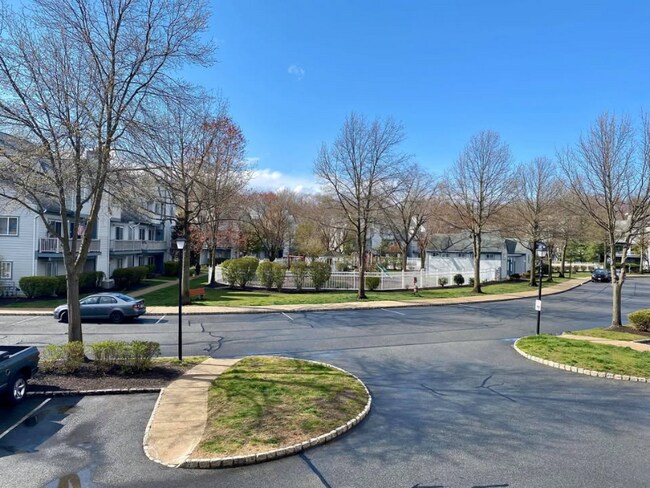 Building Photo - 185 Woods Edge Dr