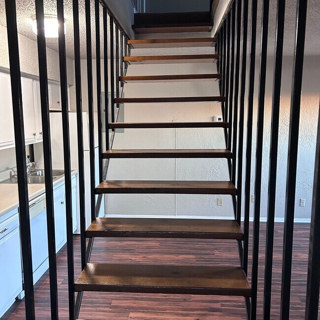 Building Photo - 2414 W Abram # W Arlington,76013