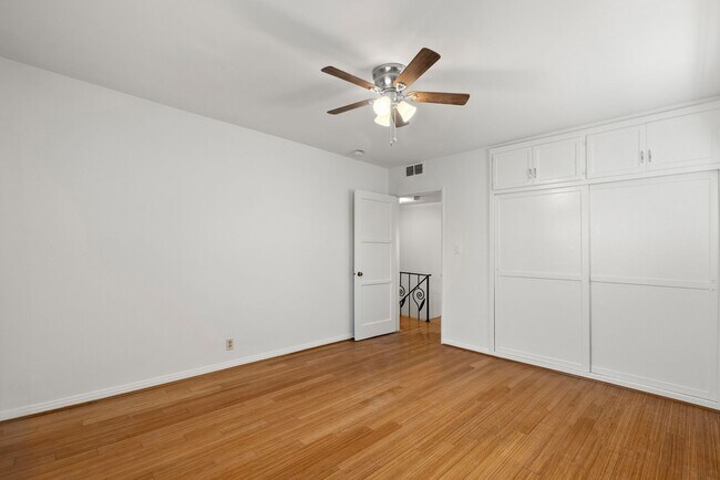 Building Photo - 1209 Orange Grove Ave
