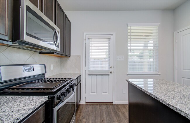 Building Photo - 3504 Cannon Dr