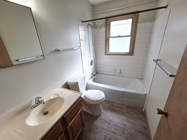 Building Photo - 1341 Sherburne Ave