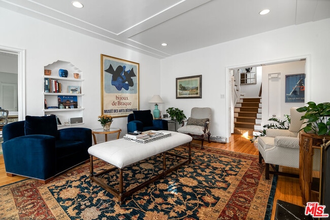 Building Photo - 458 S Bedford Dr