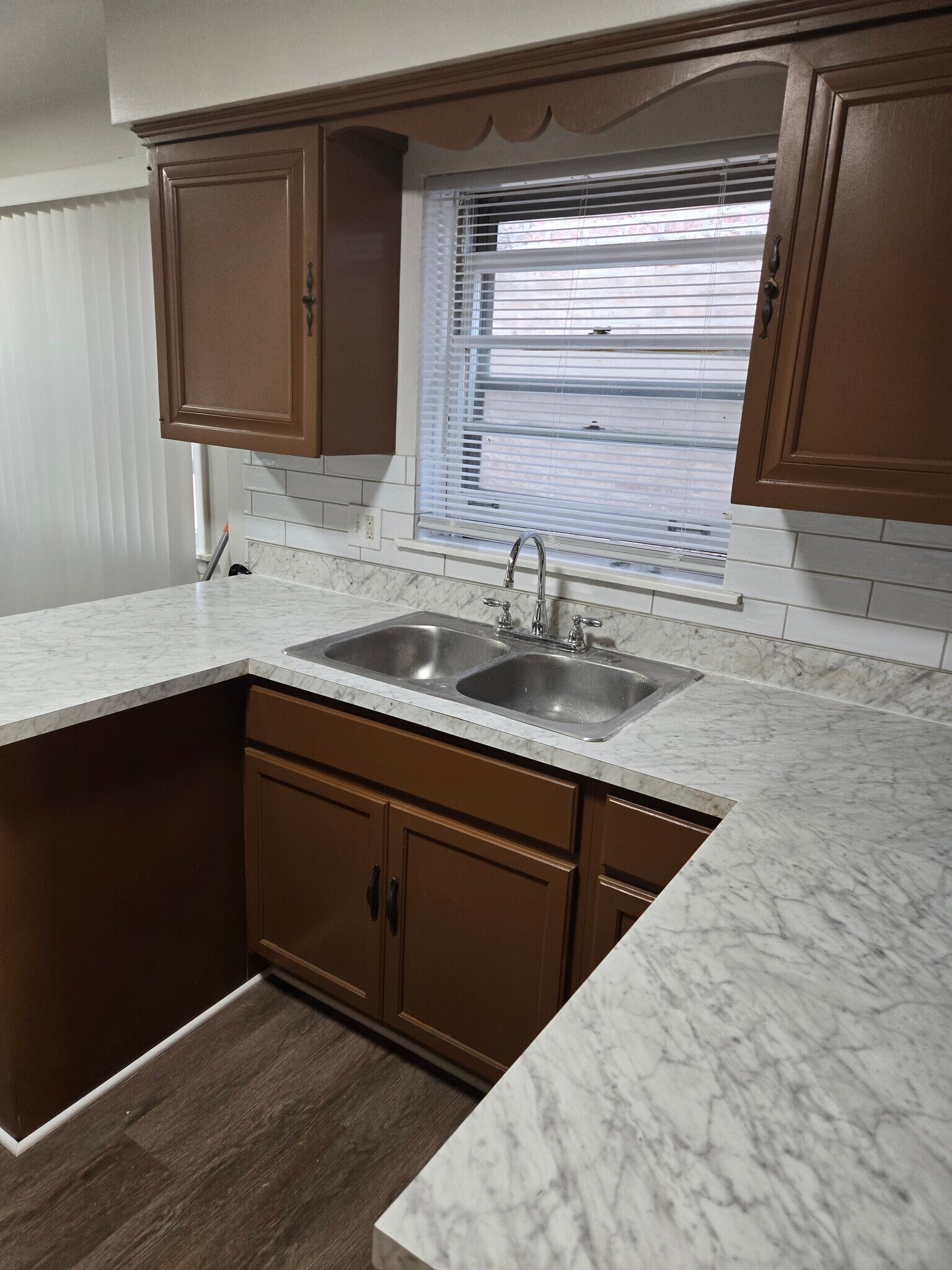 Kitchen - 7529 N. Oakley Ave.