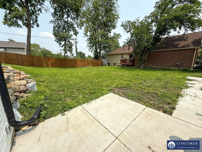 Building Photo - 3210 S 48th St