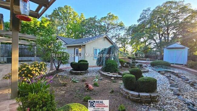 Building Photo - El Dorado Hills Home + Detached Cottage | Solar | 3-Car Garage | Private Backyard