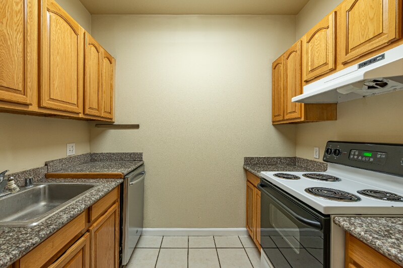Building Photo - 150 Caldecott Ln