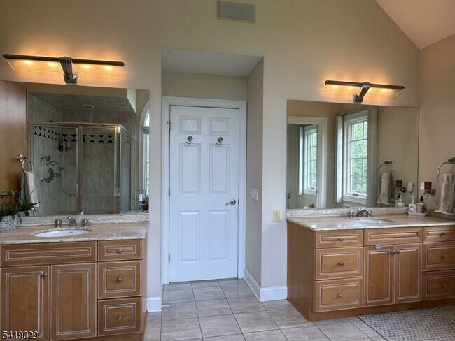 Building Photo - 104 Darren Dr