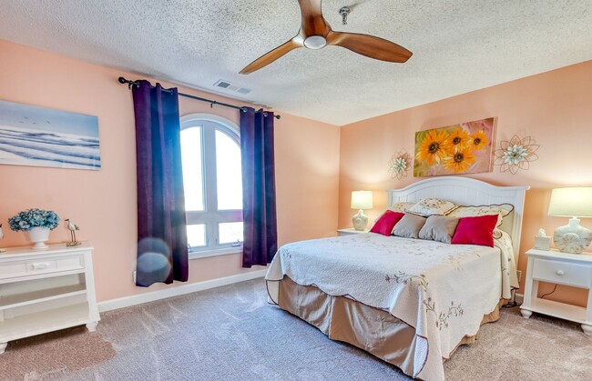 Building Photo - FURNISHED OFF-SEASON MONTHLY RENTAL-STARTI...