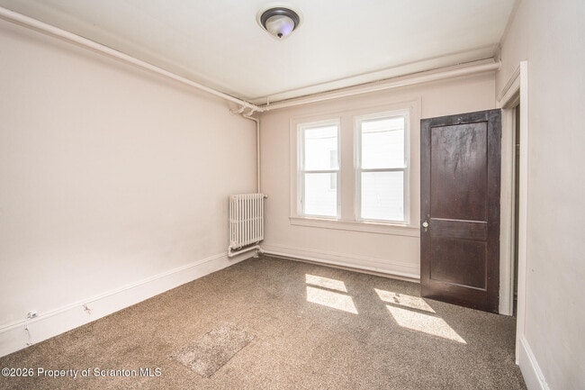 Building Photo - 1827-1829 Main St