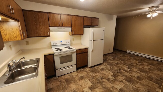 Building Photo - Available now! 2 Bedroom, 1 Bathroom Apart...