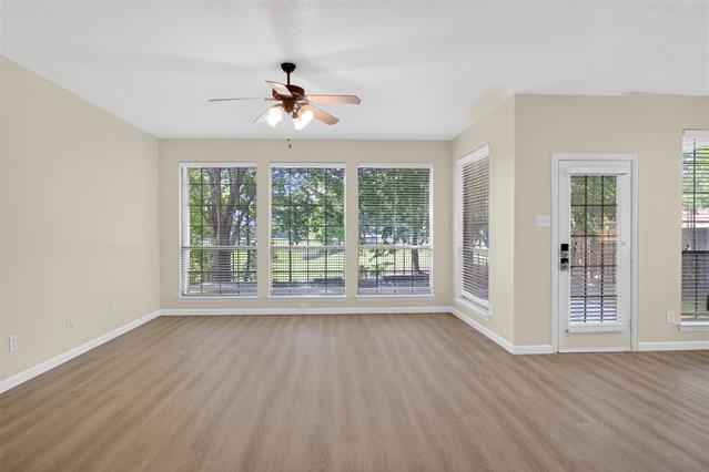 Building Photo - 2616 Cove Dr