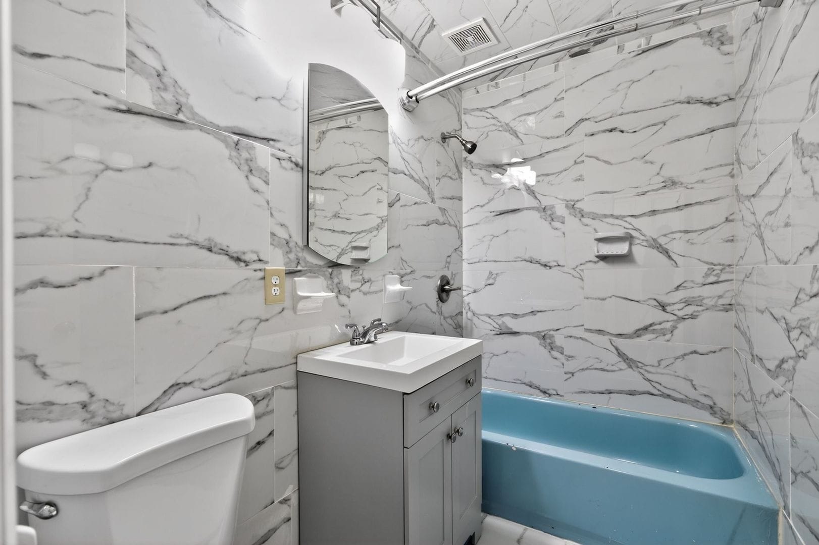 Building Photo - 1102 E 233rd St