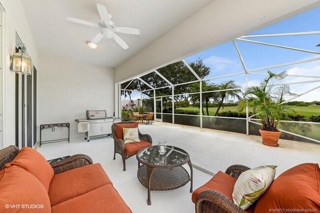 Building Photo - 8073 SE Double Tree Dr